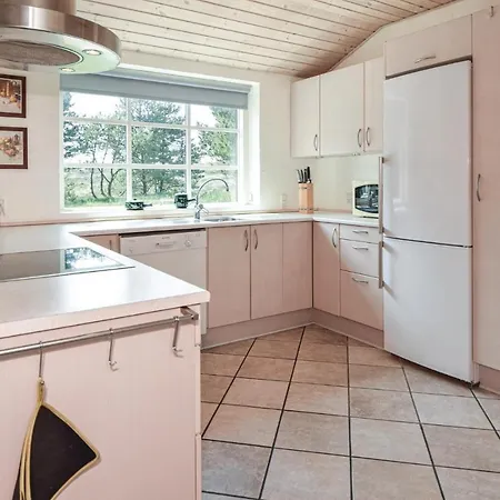 Stunning In W/ Sauna And 4 Bedrooms Blåvand