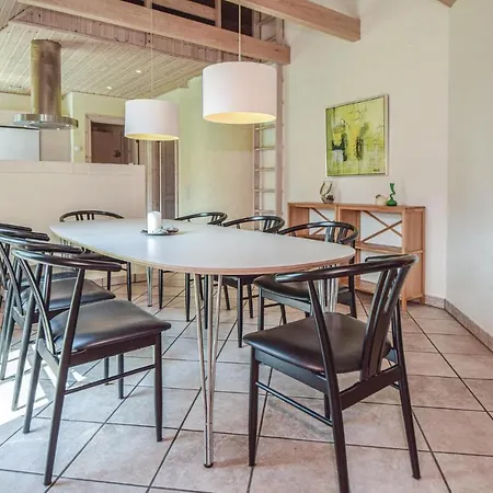 Casa vacanze Stunning In W/ Sauna And 4 Bedrooms *