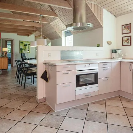 Stunning In W/ Sauna And 4 Bedrooms Casa vacanze *