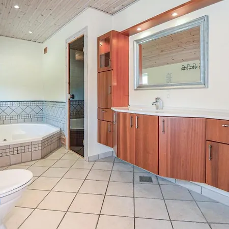 Casa vacanze Stunning In W/ Sauna And 4 Bedrooms *